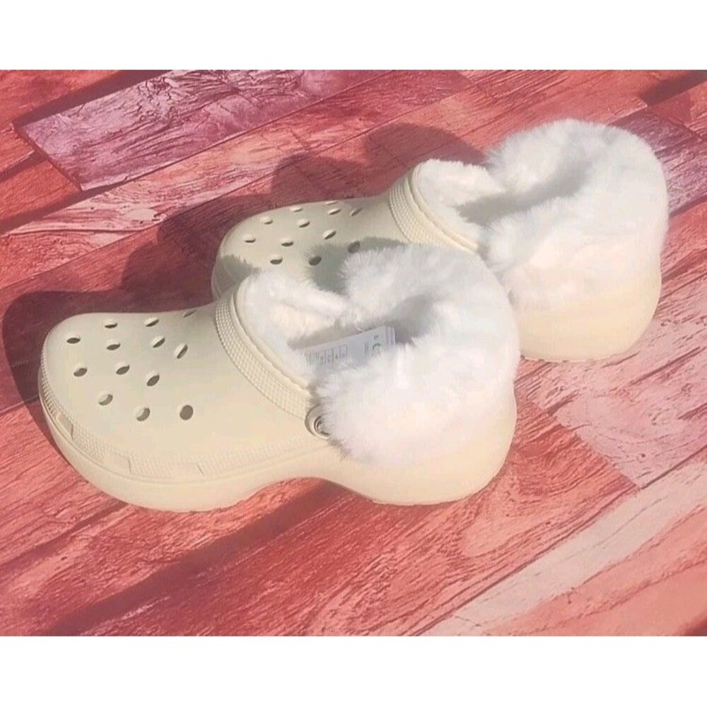 CROCS Classic Platform Fuzz Lined Clog 212854 Bone W Sz 8 NEW